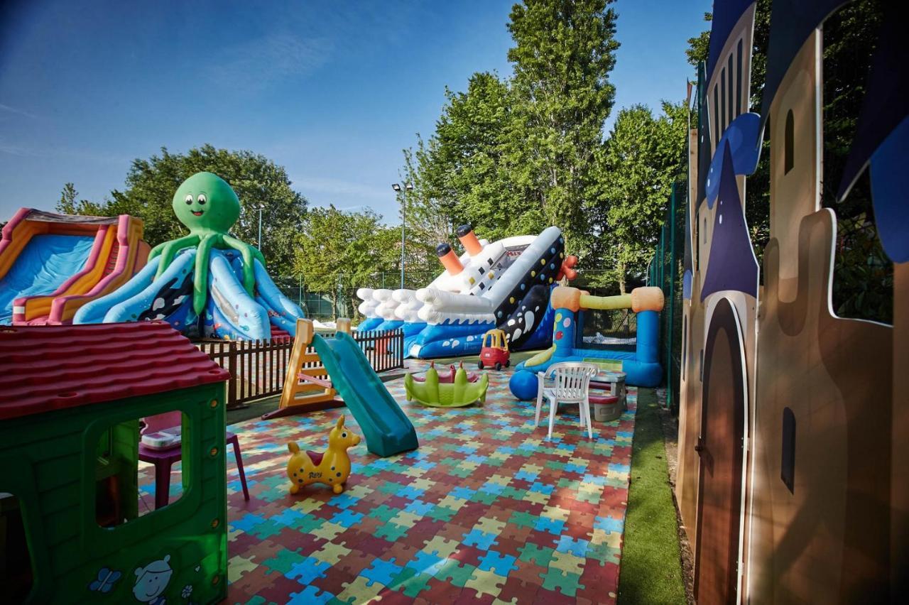 Victoria Mobilehome In Camping Village Mediterraneo Cavallino-Treporti Zewnętrze zdjęcie